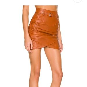 Women’s leather mini skirt size small in chestnut brown